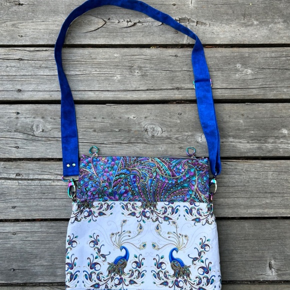 Quilted Messenger Bag - Picture 9 of 11